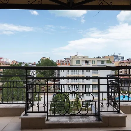 Апартамент Luxury 2bedroom Apart With Large Terrace Rj